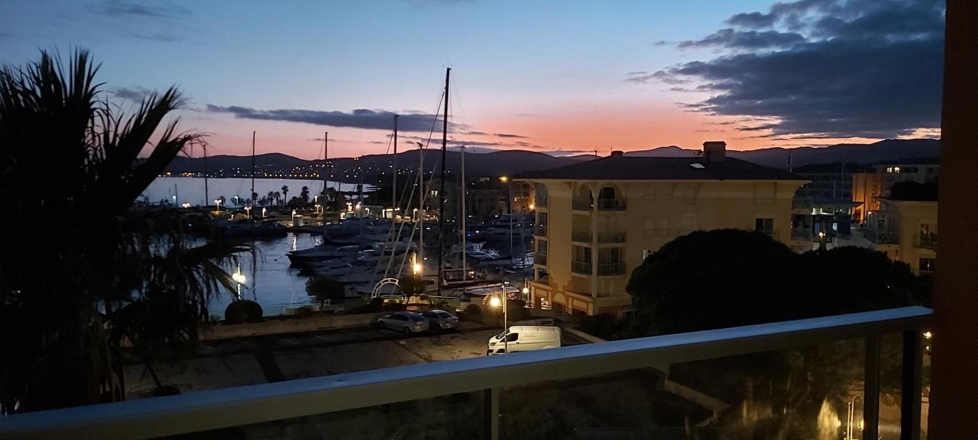 Sublime Vue Mer,Parking,Wifi Fréjus Exterior photo